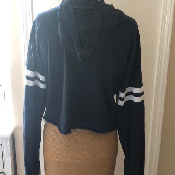 Hollister top - Picture 2 of 2